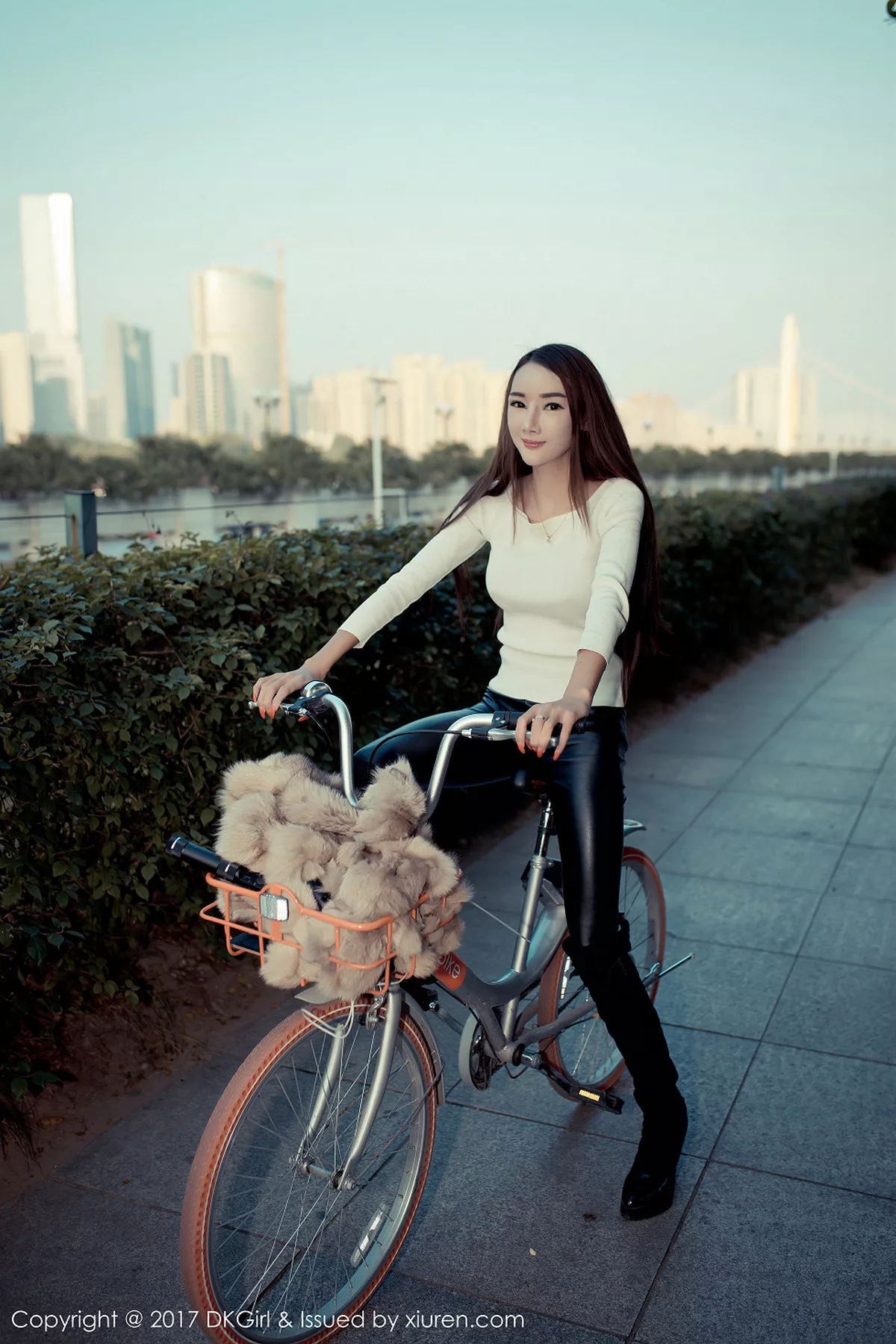 秀人集.com_[DKGirl御女郎]Vol.010_嫩模婕西儿jessie浴室比基尼新春主题露豪乳福利诱惑写真54P