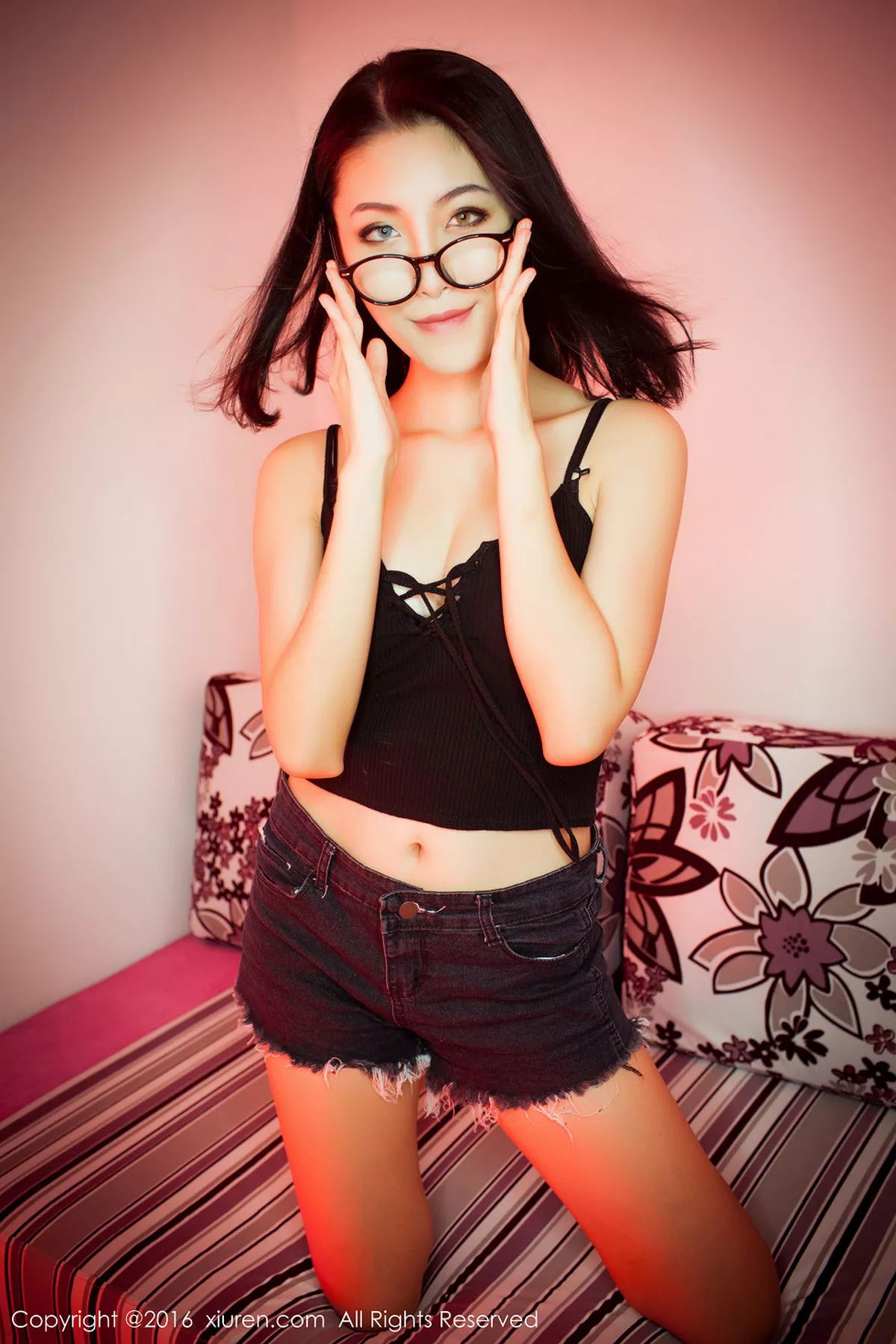 秀人集.com_[XiuRen秀人网]No.617_嫩模BOBO_xk牛仔热裤秀完美身材狐媚双眼冷艳迷人写真49P