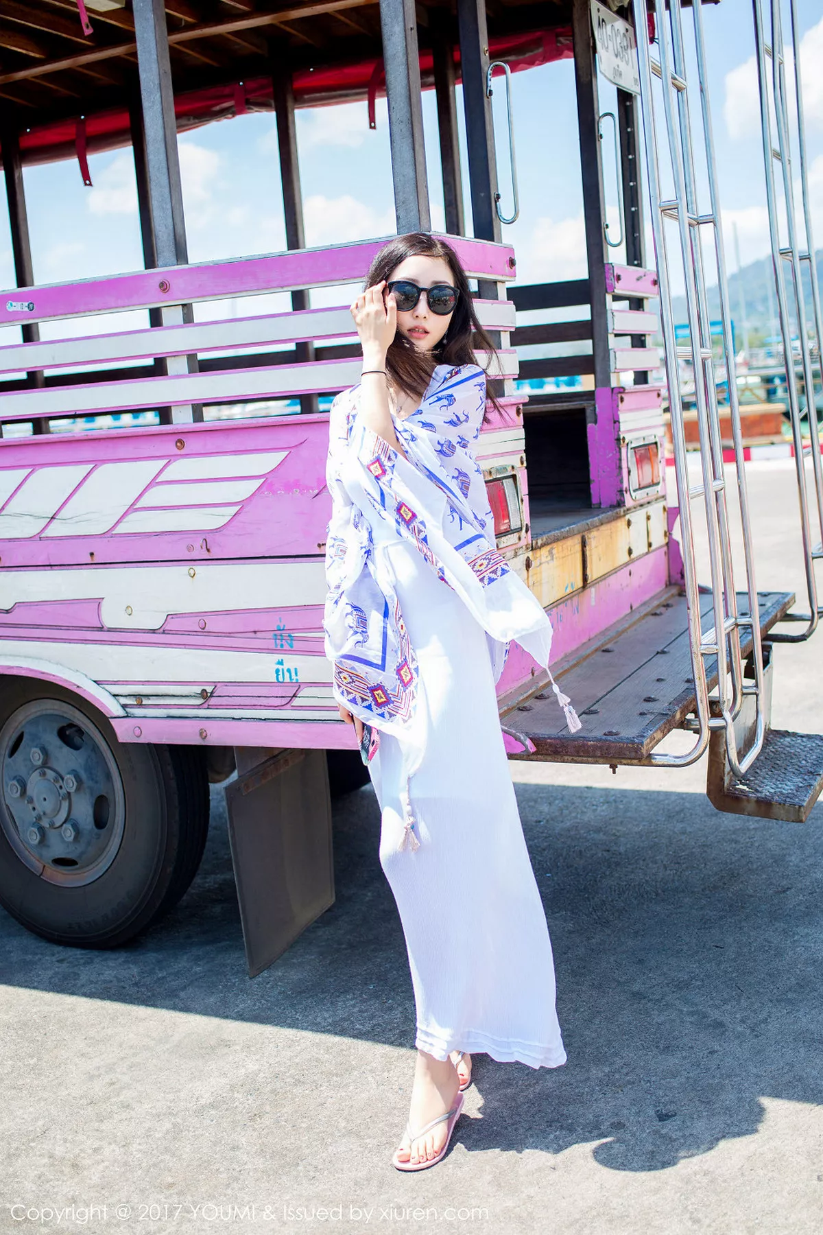 秀人集.com_[YouMi尤蜜荟]Vol.023_妩媚女神Yumi-尤美白色吊带连身裙秀完美身材性感迷人写真47P