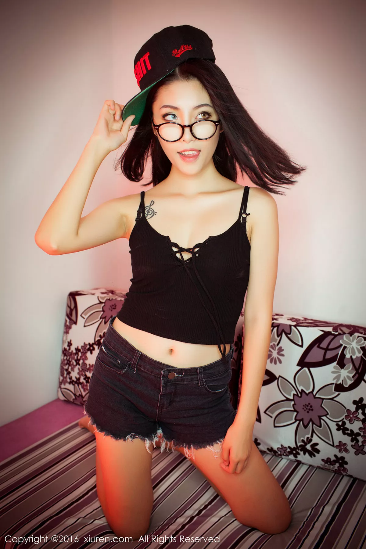 秀人集.com_[XiuRen秀人网]No.617_嫩模BOBO_xk牛仔热裤秀完美身材狐媚双眼冷艳迷人写真49P