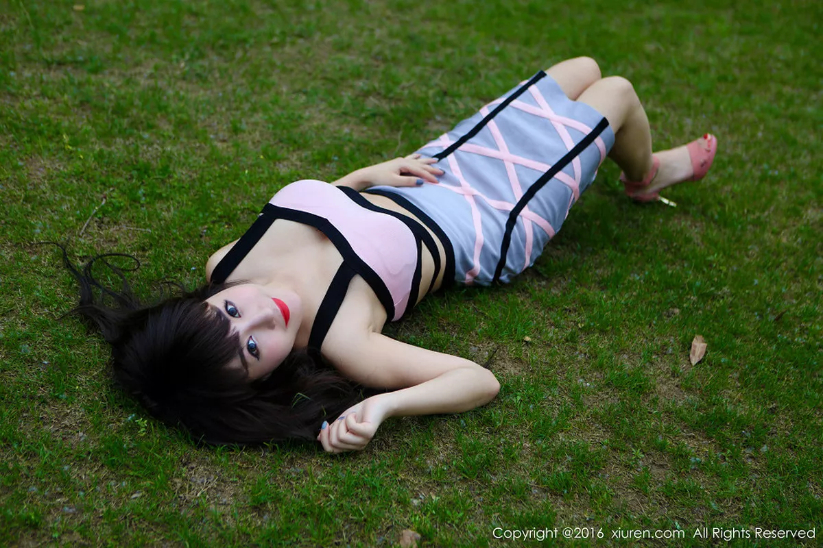 秀人集.com_[XiuRen秀人网]No.529_嫩模陈巧蓓isabella粉红低胸连体裙秀F杯豪乳诱惑写真55P