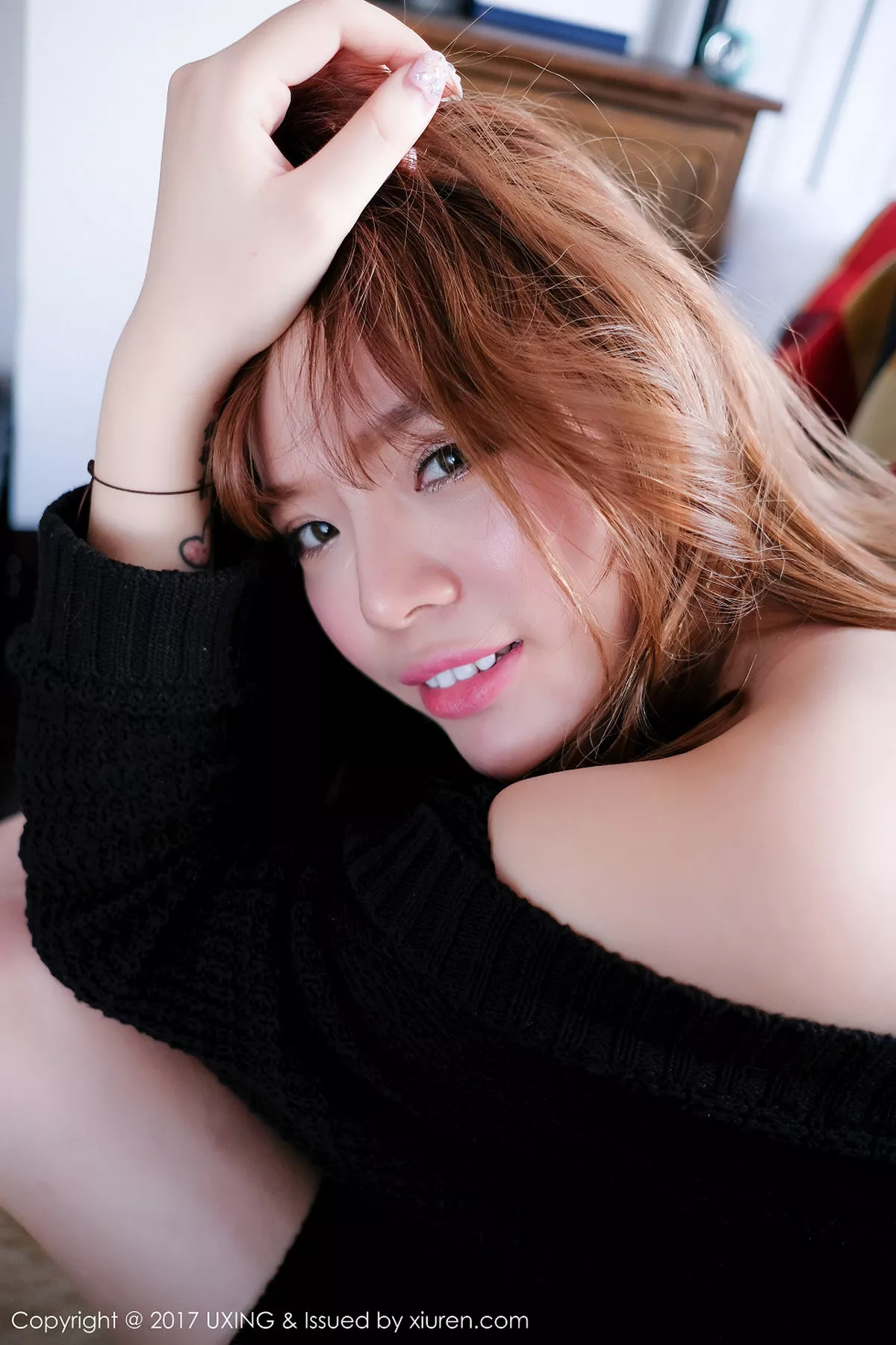 秀人集.com_[UXING优星馆]Vol.045_新人嫩模小恶魔-S居家私房内衣系列秀傲人美胸性感写真45P