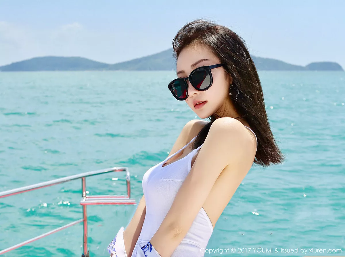 秀人集.com_[YouMi尤蜜荟]Vol.023_妩媚女神Yumi-尤美白色吊带连身裙秀完美身材性感迷人写真47P