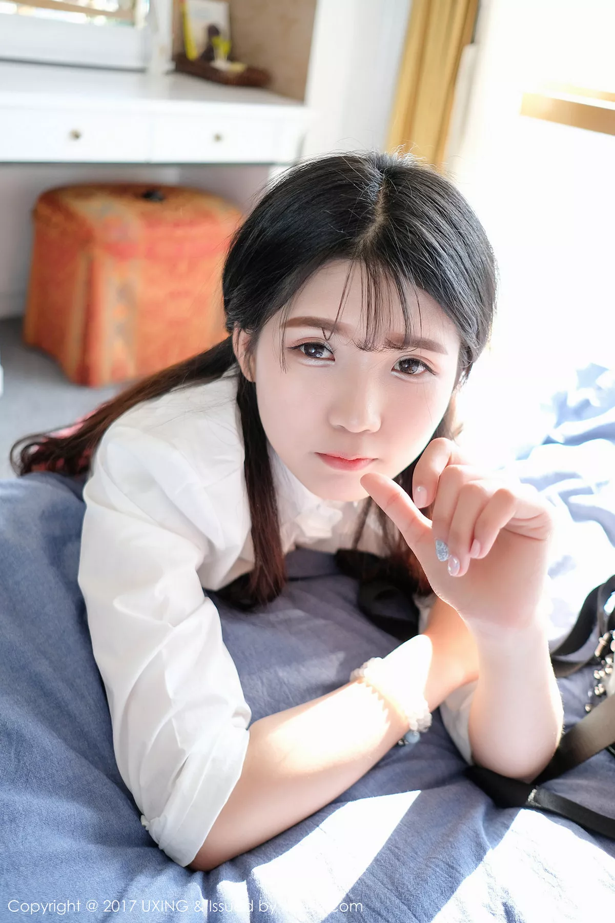 秀人集.com_[UXING优星馆]Vol.046_童颜巨乳妹子可爱的小叶子格子短裙学生装性感内衣写真50P