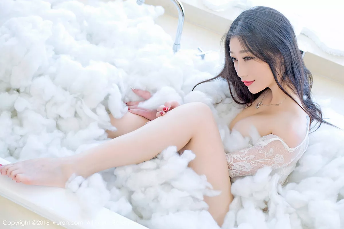 秀人集.com_[XiuRen秀人网]No.608_武大校花妲己_Toxic细腰美狐娘私房内衣爆乳诱惑写真49P