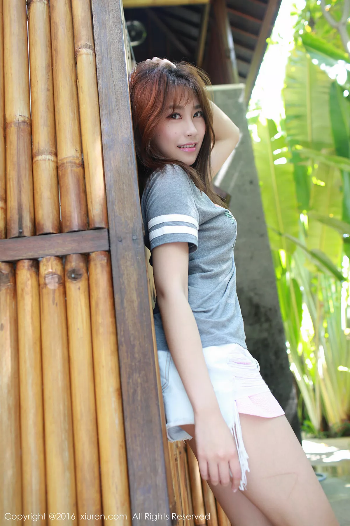 秀人集.com_[XiuRen秀人网]No.562_嫩模许诺Sabrina巴厘岛旅拍邻家女孩清纯花色连身短裙写真53P