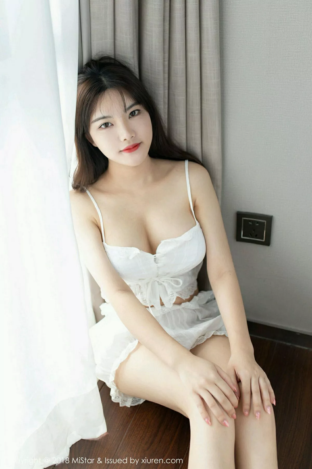 秀人集.com_[MiStar魅妍社]Vol.246_嫩模小仓鼠私房白色吊带裙+黑色情趣内衣完美爆乳诱惑写真32P