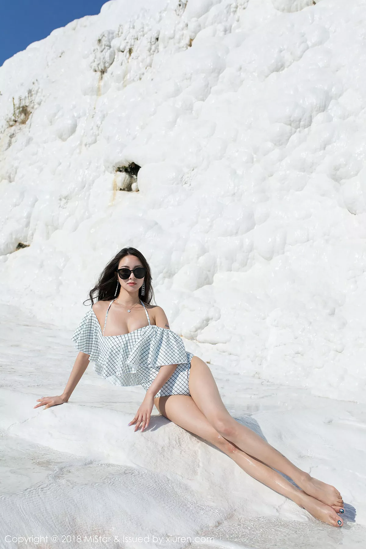 秀人集.com_[MiStar魅妍社]Vol.241_女神穆菲菲土耳其旅拍白色高叉连体衣秀完美身材诱人写真40P
