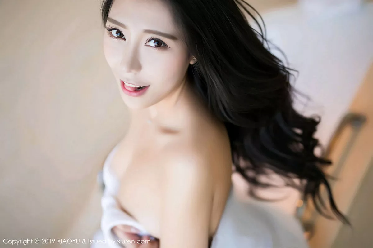 秀人集.com_[XiaoYu画语界]Vol.136_嫩模安可儿私房白色缕空内衣半脱露豪乳翘臀诱惑写真52P