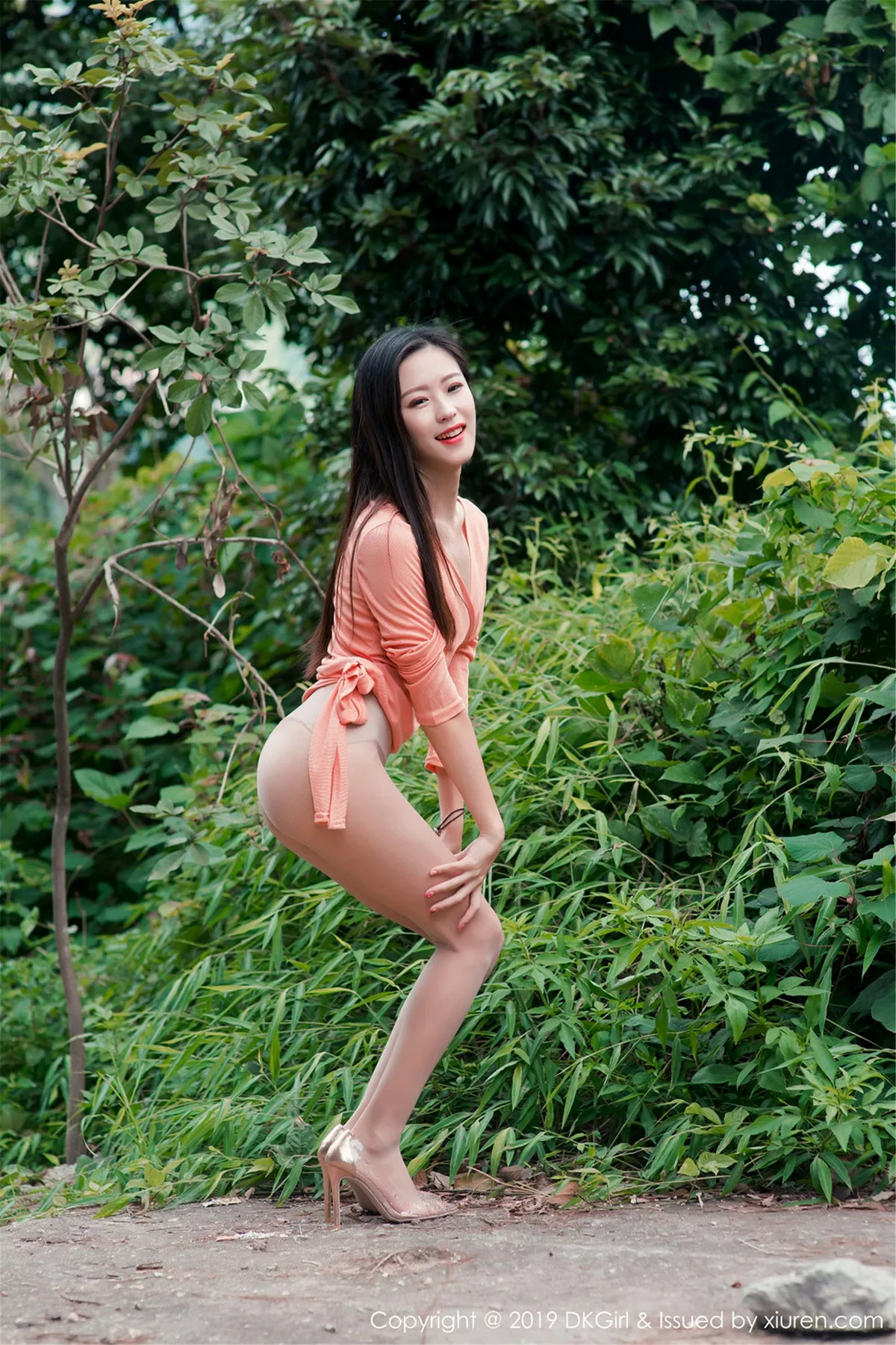 秀人集.com_[DKGirl御女郎]Vol.114_嫩模小子怡Alice户外露天车拍系列无内肉丝裤袜惹火诱惑写真48P