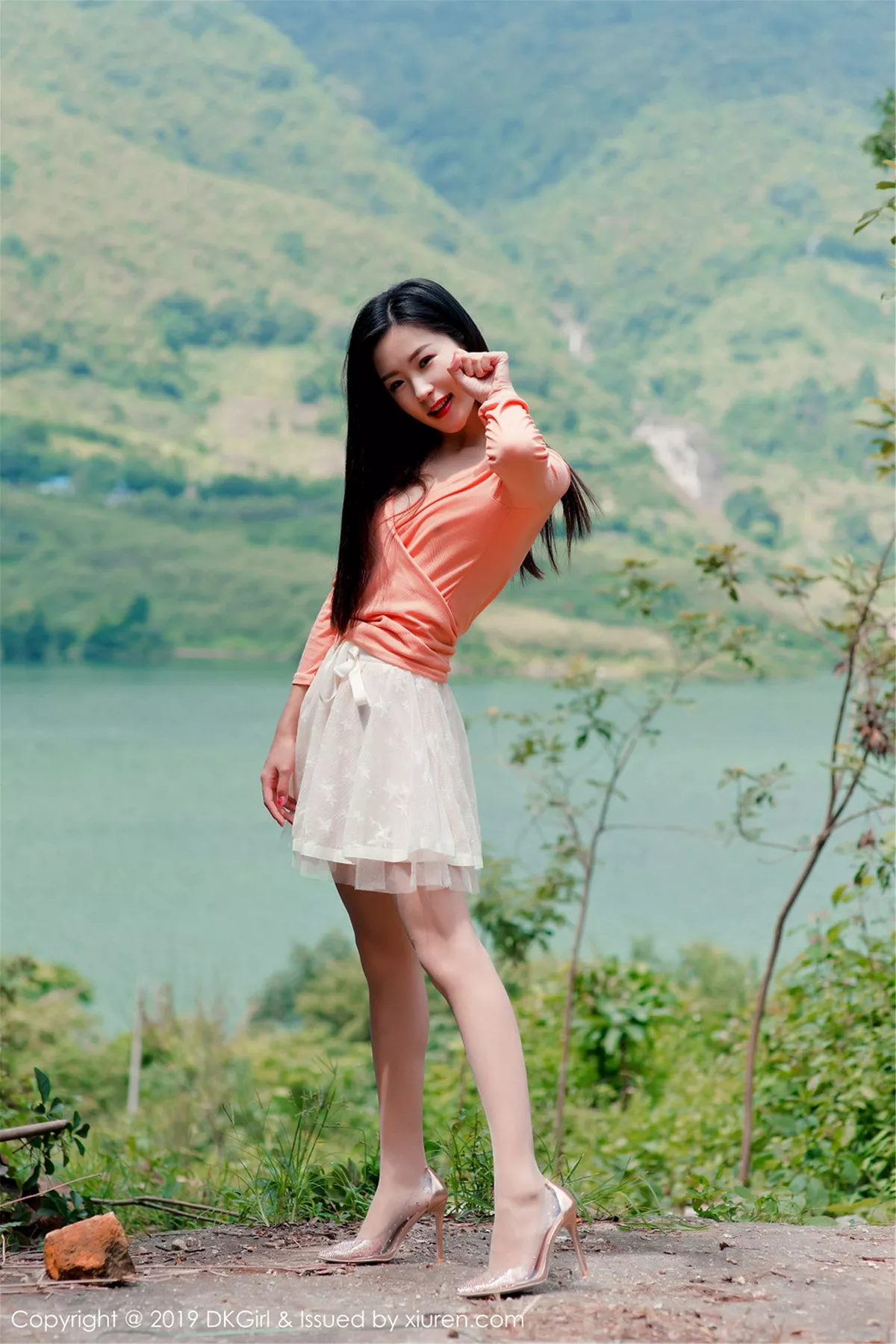 秀人集.com_[DKGirl御女郎]Vol.114_嫩模小子怡Alice户外露天车拍系列无内肉丝裤袜惹火诱惑写真48P