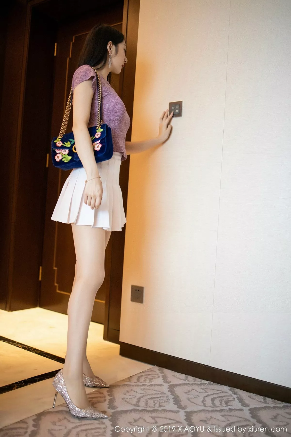 秀人集.com_[XiaoYu画语界]Vol.132_女神Angela小热巴私房床上半脱露完美身材豪乳诱惑写真106P