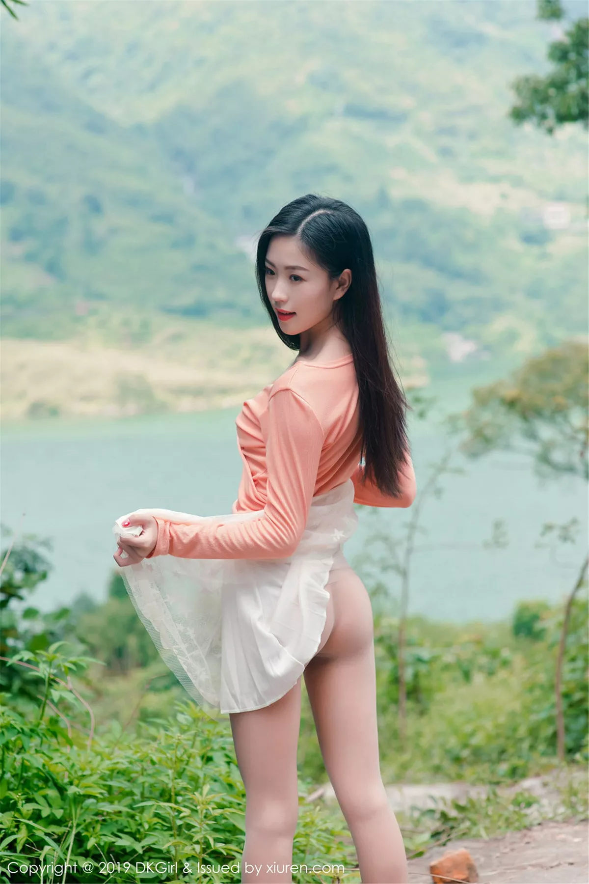 秀人集.com_[DKGirl御女郎]Vol.114_嫩模小子怡Alice户外露天车拍系列无内肉丝裤袜惹火诱惑写真48P