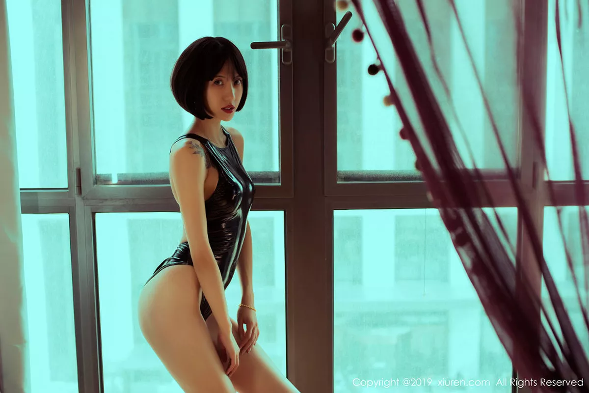 秀人集.com_[XiuRen秀人网]No.1676_长腿美女大熙私房黑色皮质连体比基尼+肉色连体衣完美诱惑写真53P