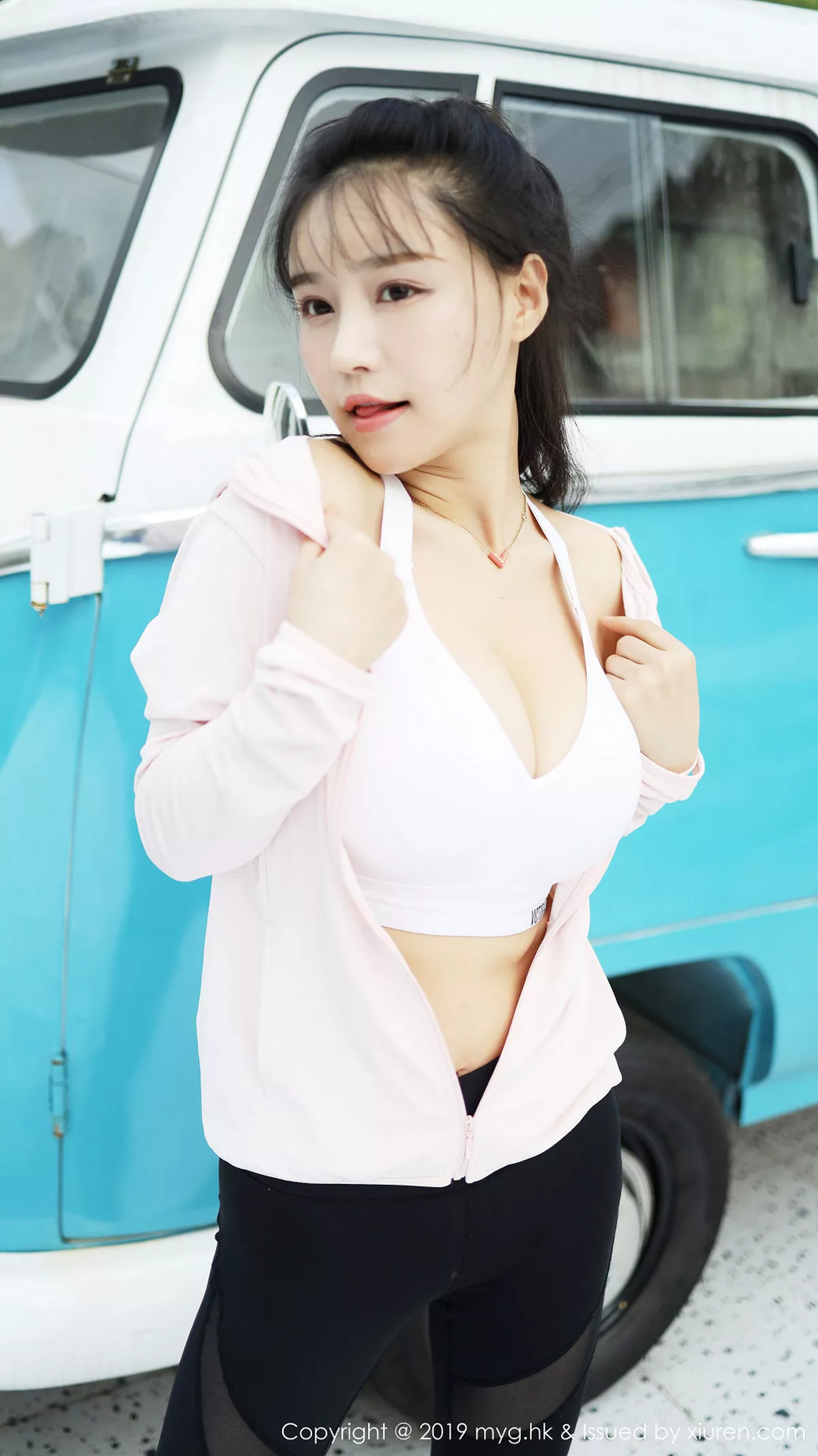 秀人集.com_[MyGirl美媛馆]Vol.387_女神Flower朱可儿户外运动装半脱秀蕾丝内裤惹火诱惑写真75P