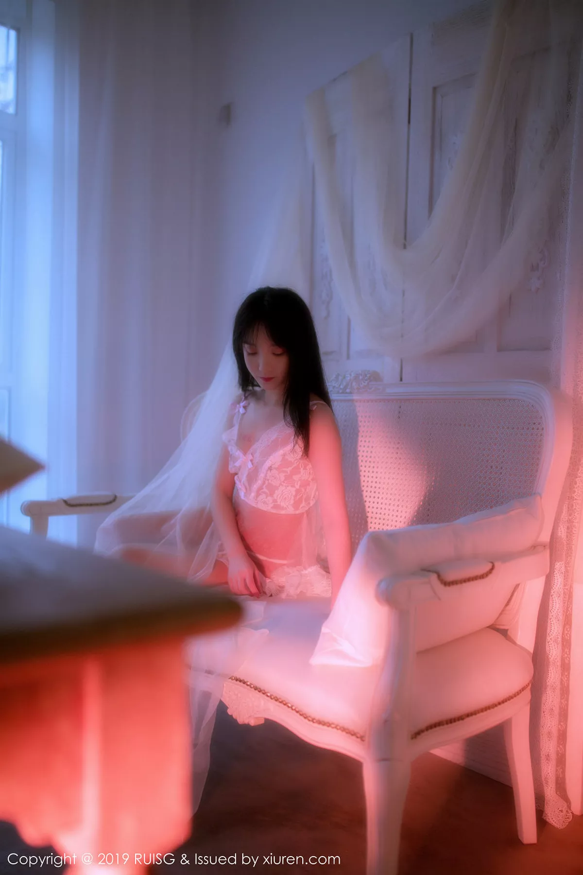 秀人集.com_[RUISG瑞丝馆]Vol.079_嫩模小葡萄miki私房梦幻光线下白色蕾丝薄纱内衣惹火诱惑写真42P
