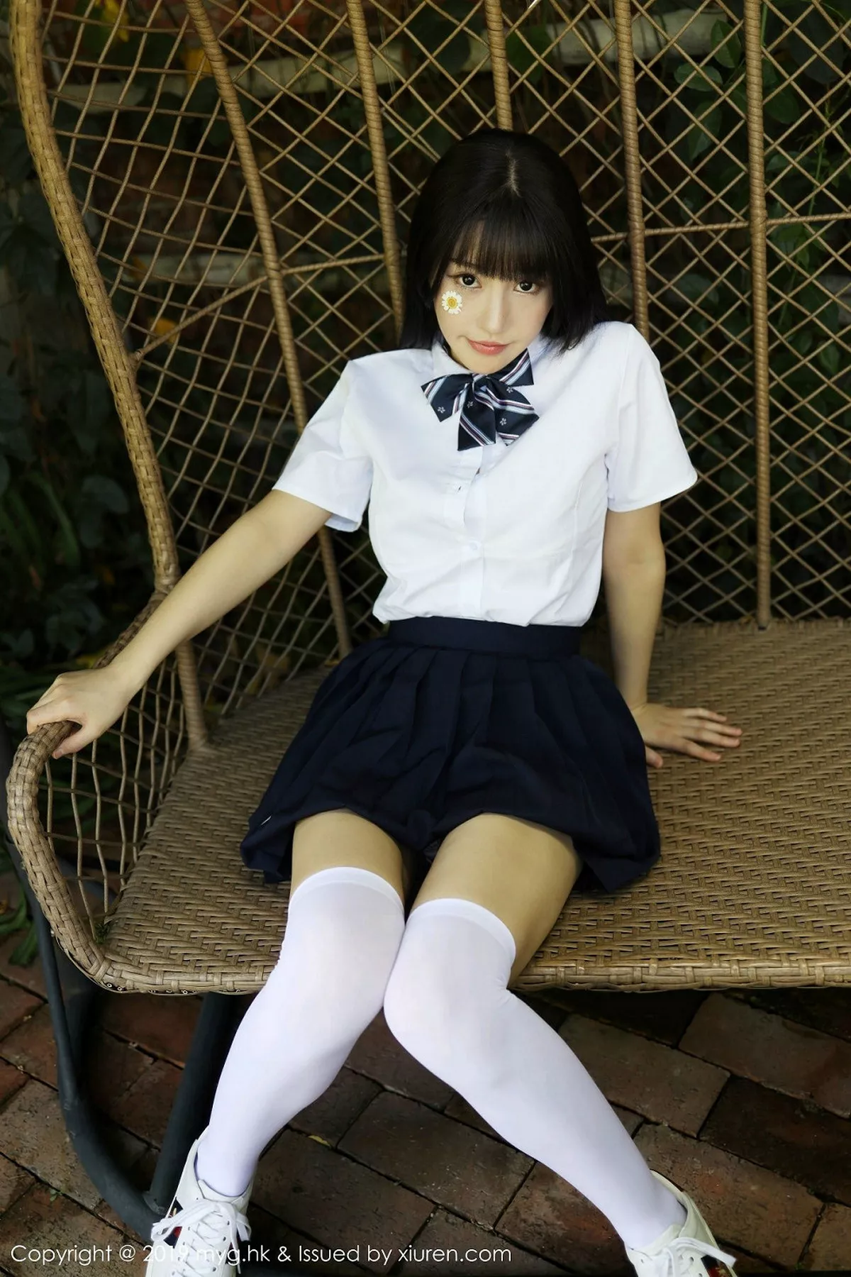 秀人集.com_[MyGirl美媛馆]Vol.394_女神Flower朱可儿大理旅拍户外学生装大胆撩裙诱惑写真54P