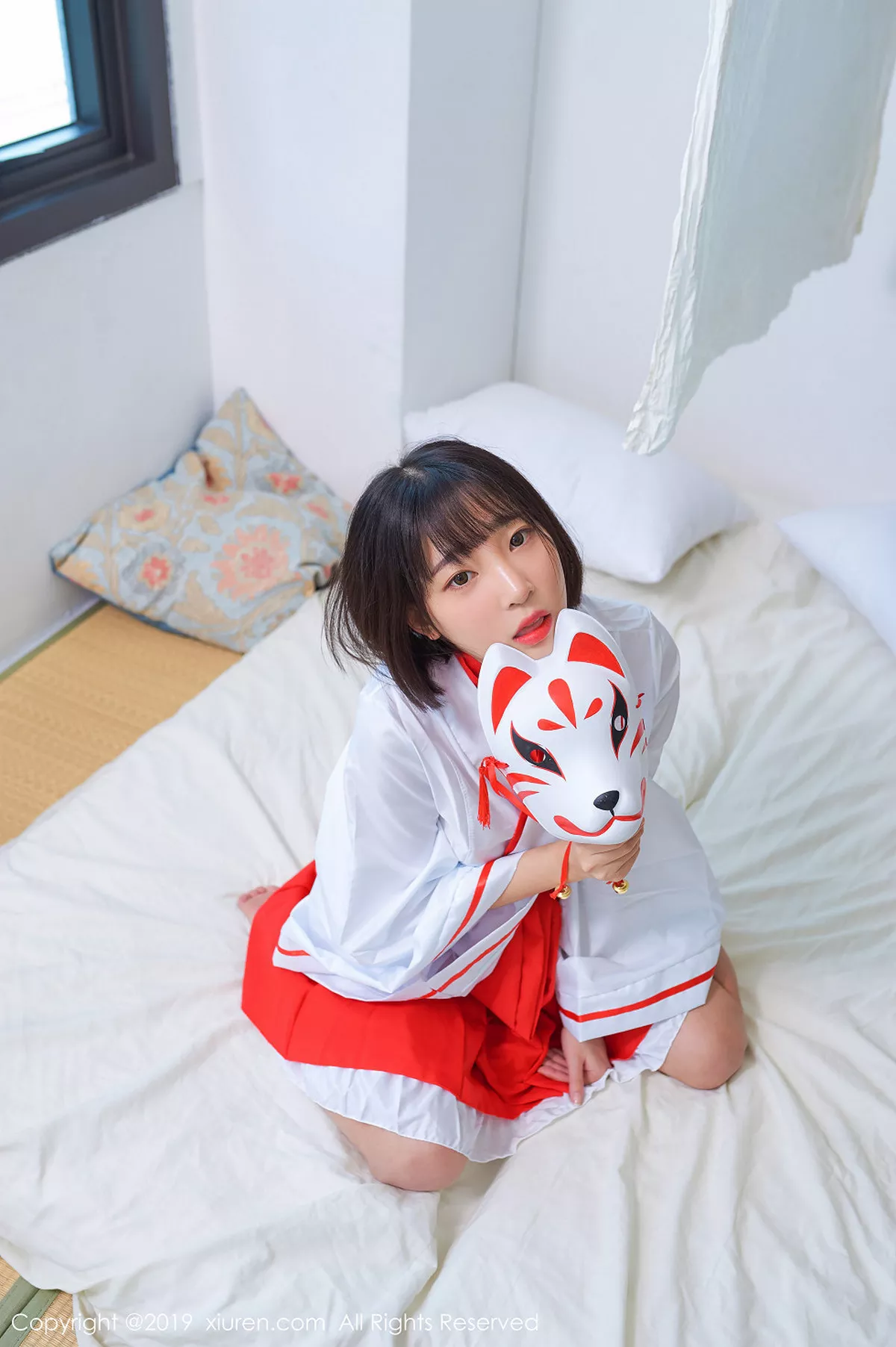 秀人集.com_[XiuRen秀人网]No.1702_模特_卿卿韩国旅拍私房面具魅惑半露豪乳+户外比基尼性感写真68P