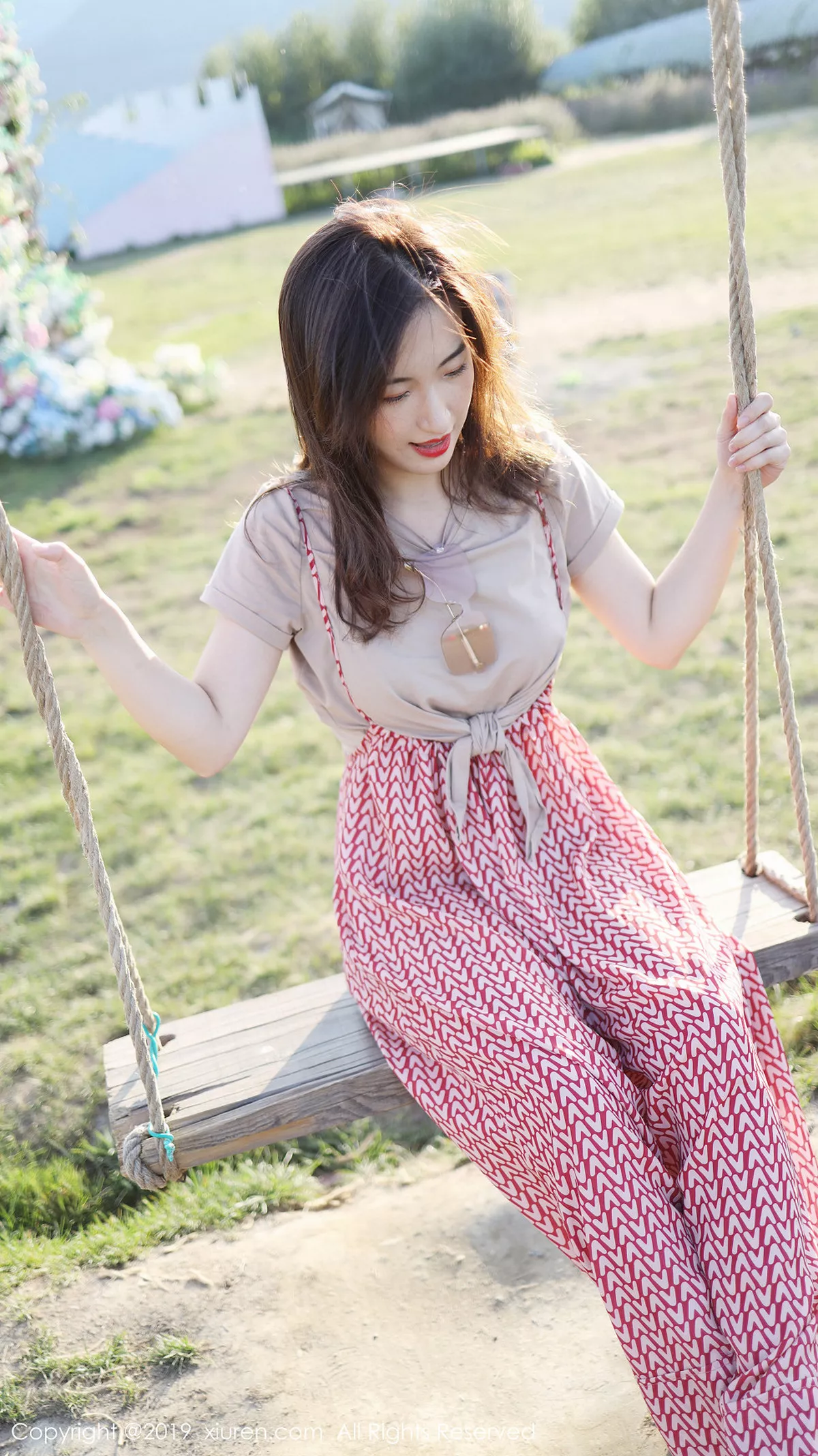 秀人集.com_[XiuRen秀人网]No.1718_嫩模艺儿拿铁室外帽子美少女清新甜美风靓丽迷人写真63P