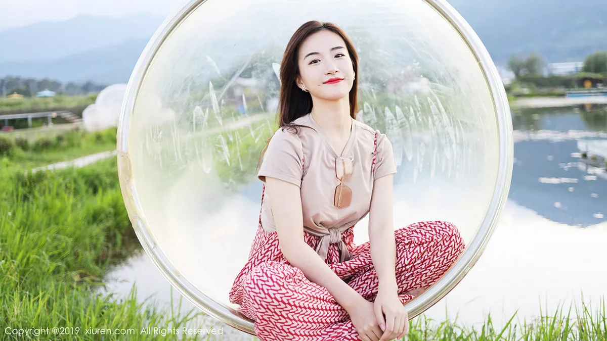 秀人集.com_[XiuRen秀人网]No.1718_嫩模艺儿拿铁室外帽子美少女清新甜美风靓丽迷人写真63P