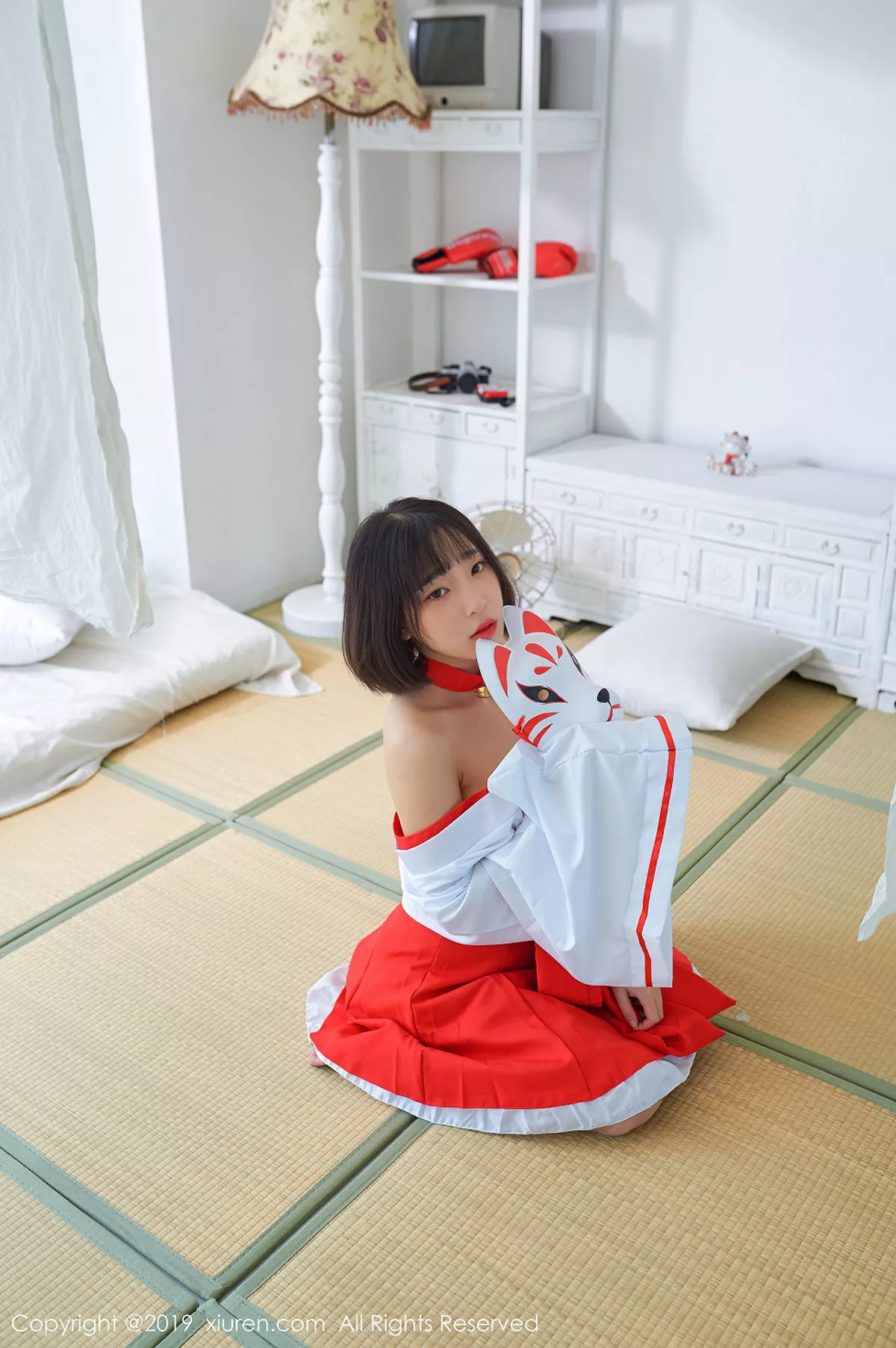 秀人集.com_[XiuRen秀人网]No.1702_模特_卿卿韩国旅拍私房面具魅惑半露豪乳+户外比基尼性感写真68P