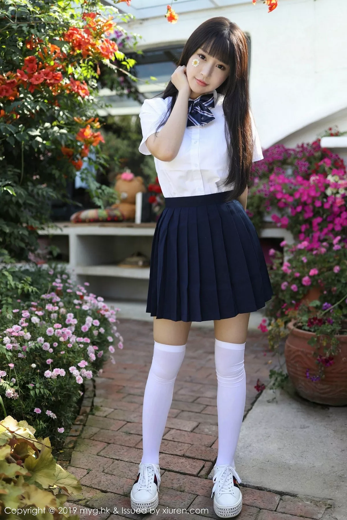 秀人集.com_[MyGirl美媛馆]Vol.394_女神Flower朱可儿大理旅拍户外学生装大胆撩裙诱惑写真54P