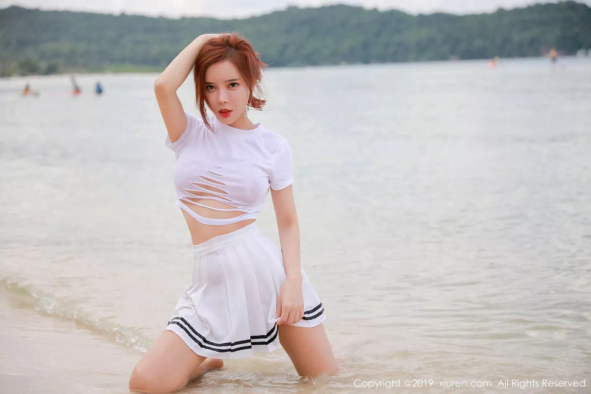 秀人集.com_[XiuRen秀人网]No.1728_嫩模艾小青户外海边兔女郎超薄无内肉丝裤袜撩人诱惑写真38P