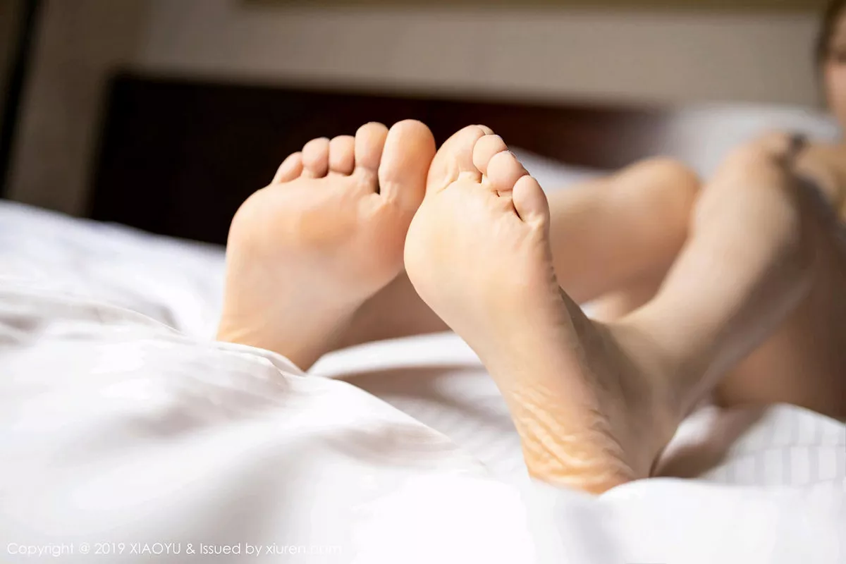 秀人集.com_[XiaoYu画语界]Vol.181_嫩模允儿Claire私房白衬衣配黑丝袜秀完美身材诱惑写真72P