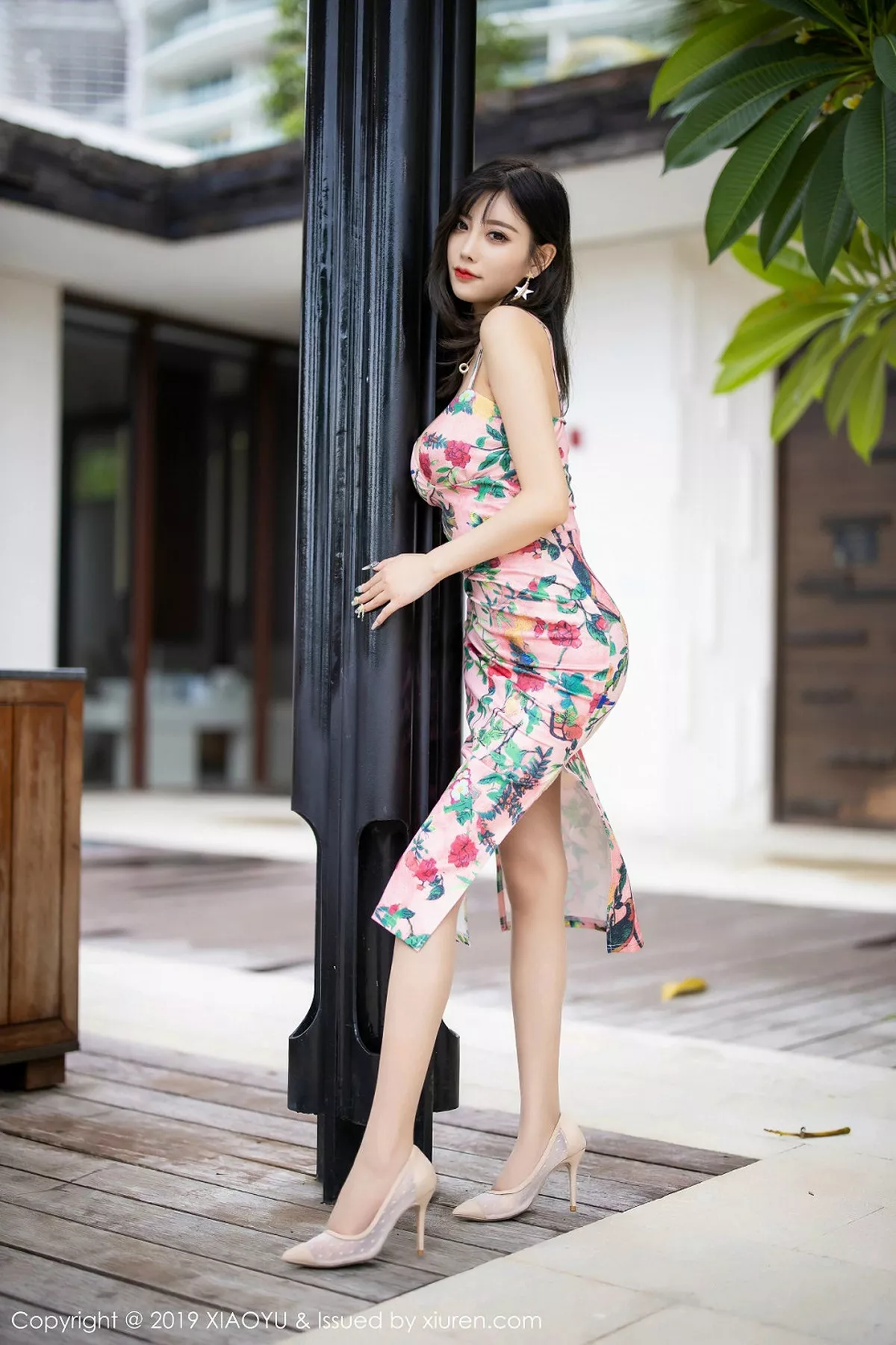 秀人集.com_[XiaoYu画语界]Vol.194_女神杨晨晨sugar心愿旅拍华丽吊裙+性感比基尼完美诱惑写真70P