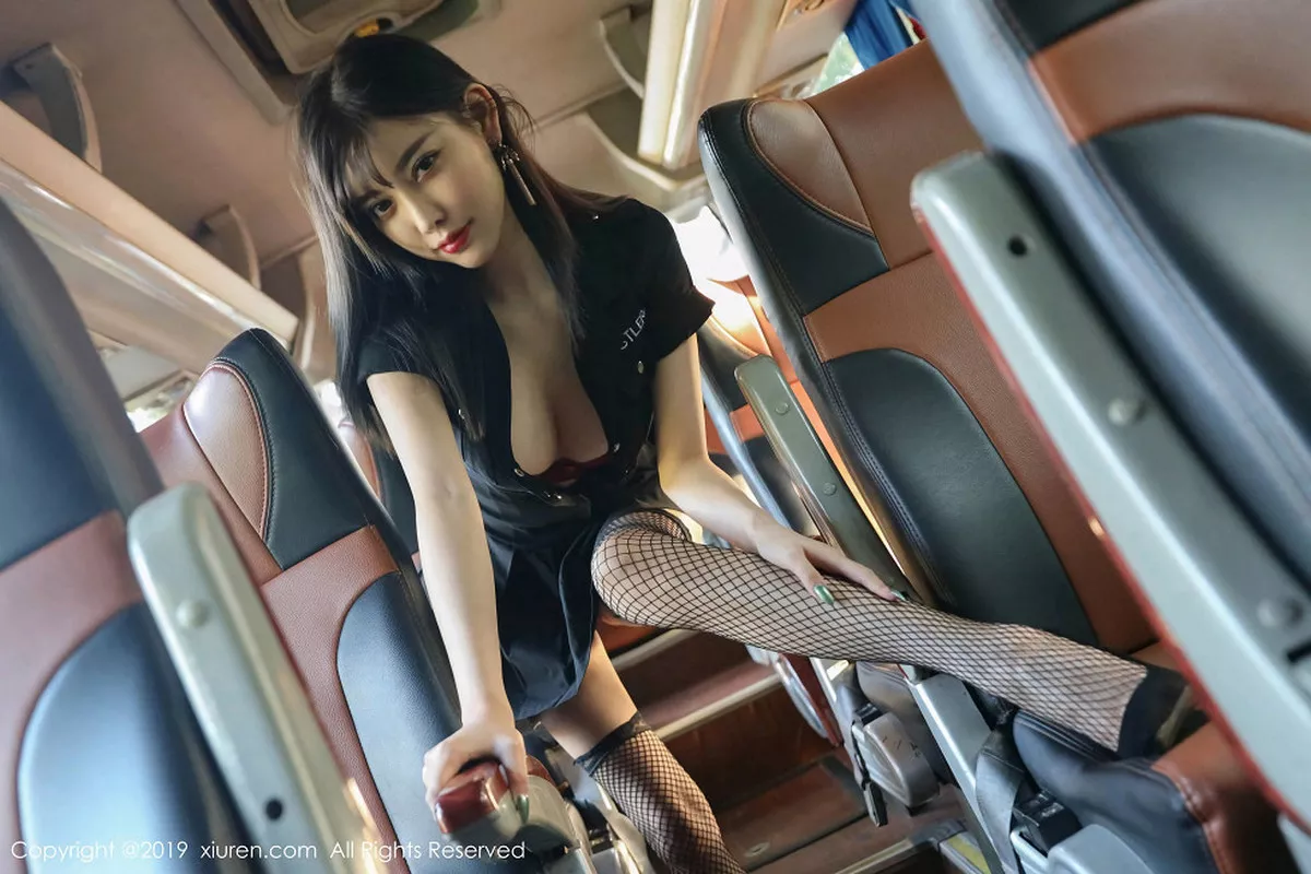 秀人集.com_[XiuRen秀人网]No.1771_女神杨晨晨sugar大巴车特辑酒红色内衣配黑丝网袜诱惑写真56P