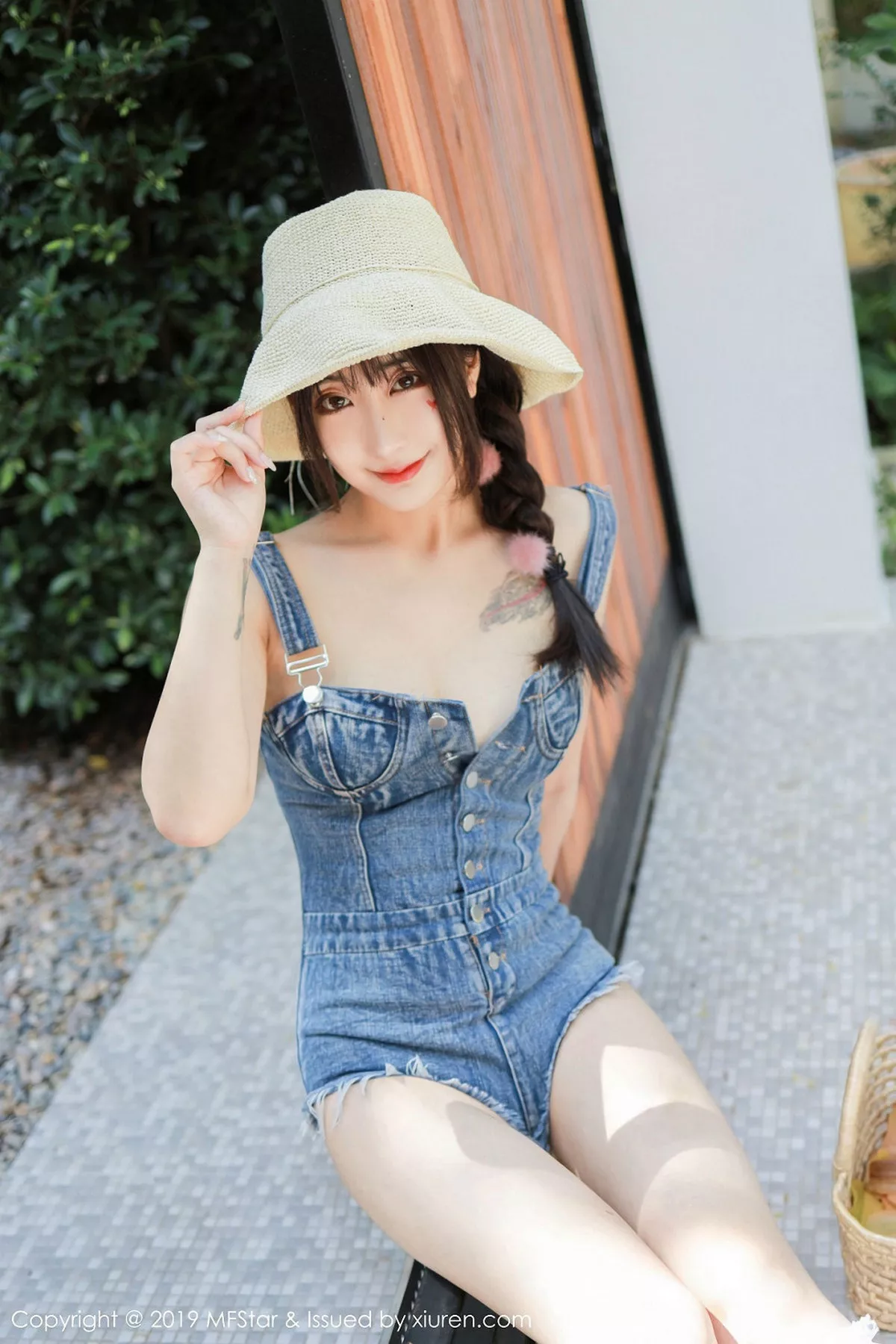 秀人集.com_[MFStar模范学院]Vol.228_嫩模Betty林子欣日本旅拍牛仔连体衣真空露豪乳诱惑写真57P