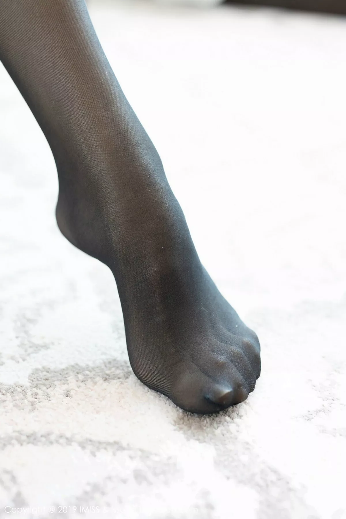 秀人集.com_[IMISS爱蜜社]Vol.397_气质女神Carry私房性感黑色内衣配吊带黑丝袜完美诱惑写真54P