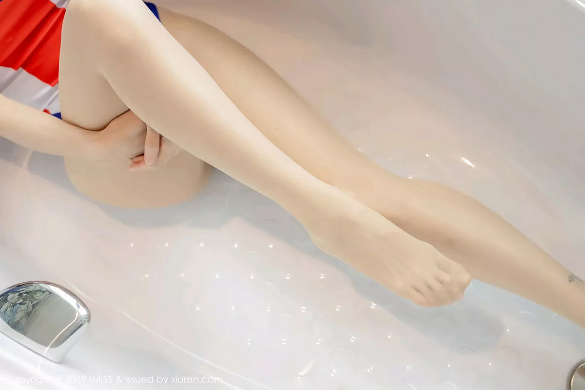 秀人集.com_[IMISS爱蜜社]Vol.398_女神luvian本能私房浴室里性感连体内衣秀完美身材诱惑写真51P