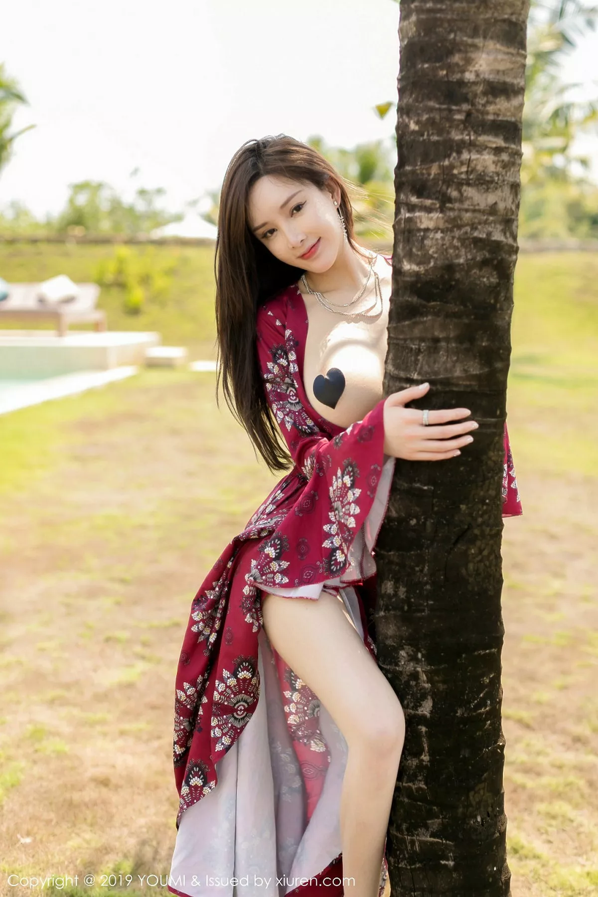 秀人集.com_[YouMi尤蜜荟]Vol.383_女神奶瓶土肥圆户外真空优雅服饰半脱露豪乳撩人诱惑写真62P