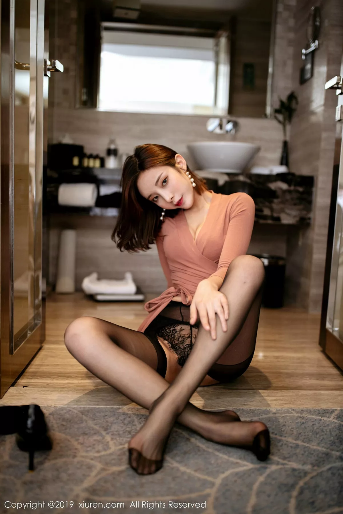 秀人集.com_[XiuRen秀人网]No.1820_嫩模陈小喵私房脱牛仔裤露魅惑开档黑丝秀蕾丝内衣诱惑写真64P