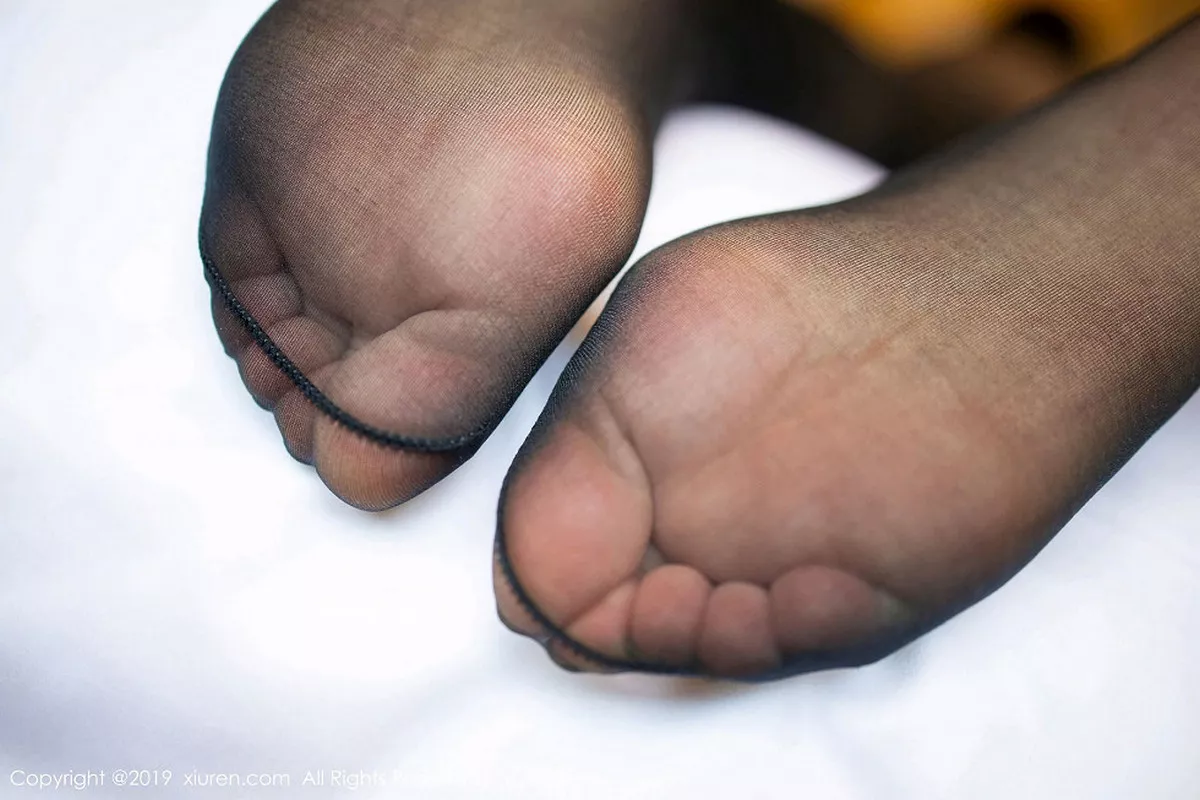 秀人集.com_[XiuRen秀人网]No.1810_女神杨晨晨sugar私房半脱牛仔裤露超薄无内黑丝翘臀诱惑写真106P