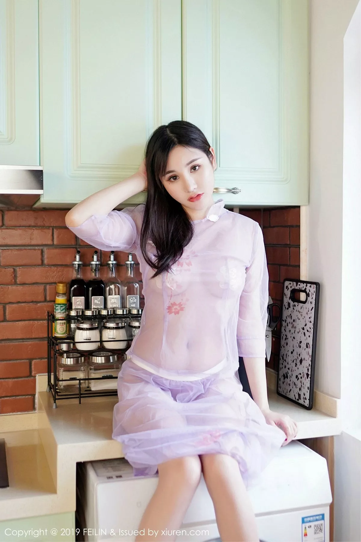 秀人集.com_[FeiLin嗲囡囡]Vol.216_嫩模Celina青妍私房黄色比基尼半脱秀翘臀极致诱惑写真40P