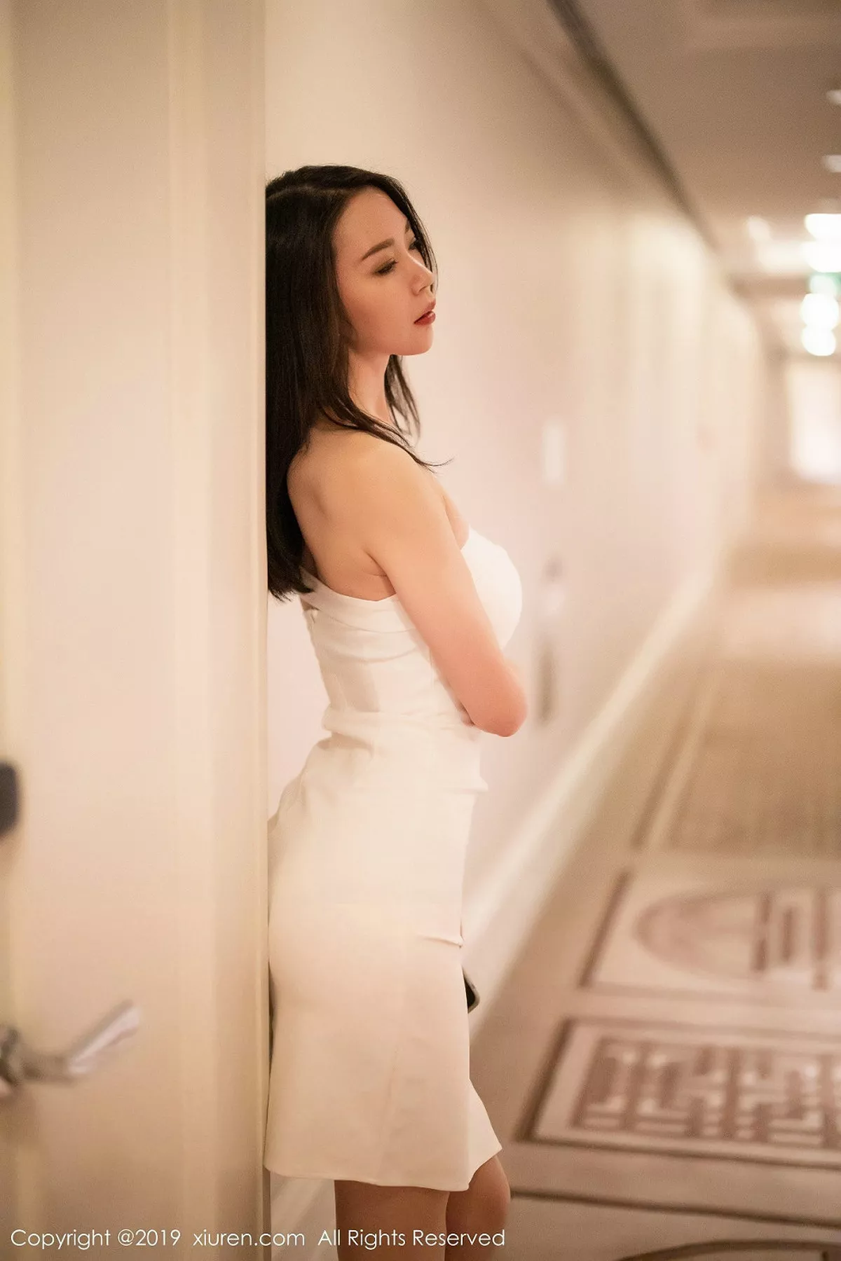 秀人集.com_[XiuRen秀人网]No.1861_嫩模梦心月白色魅惑制服秀高挑身材半脱露翘臀撩人诱惑写真72P