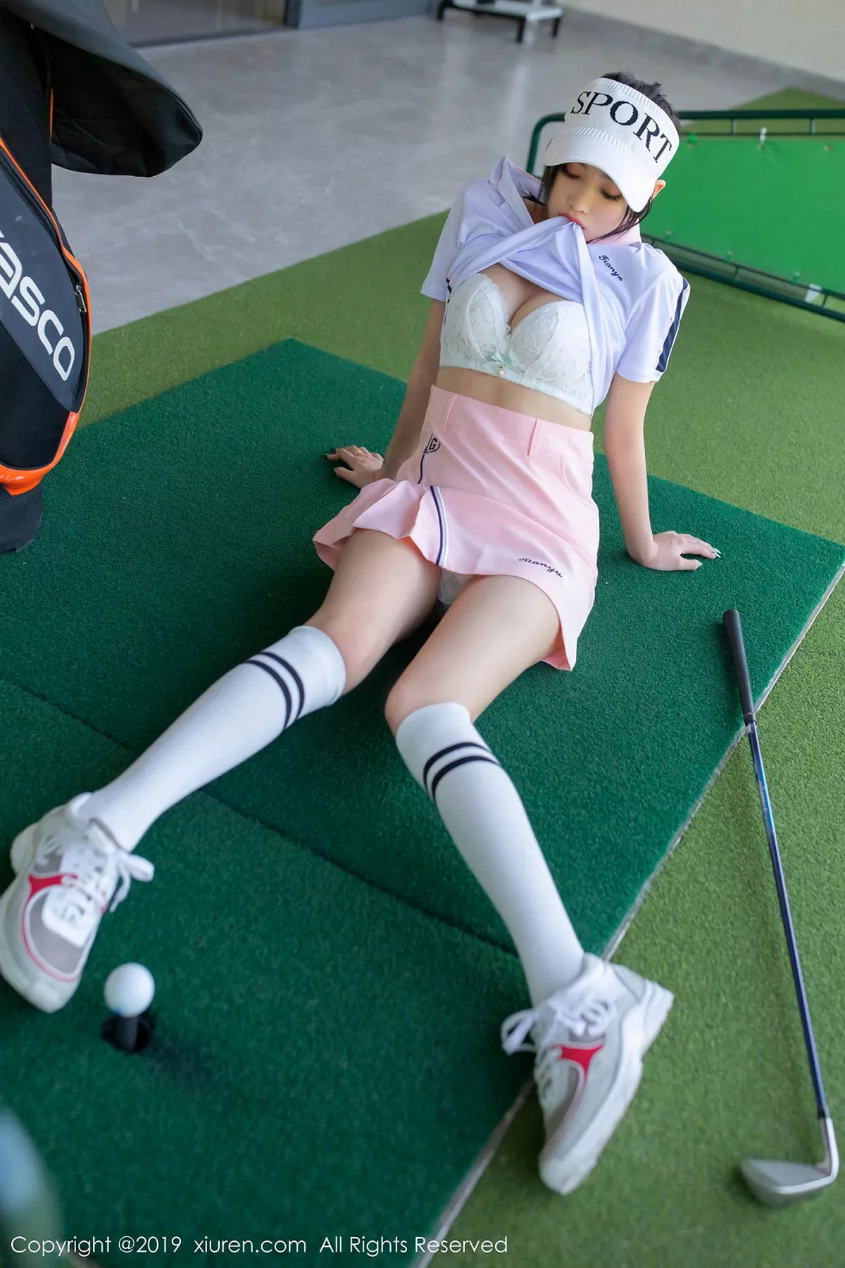 秀人集.com_[XiuRen秀人网]No.1874_女神杨晨晨sugar高尔夫主题白色内衣配粉色短裙撩人诱惑写真70P