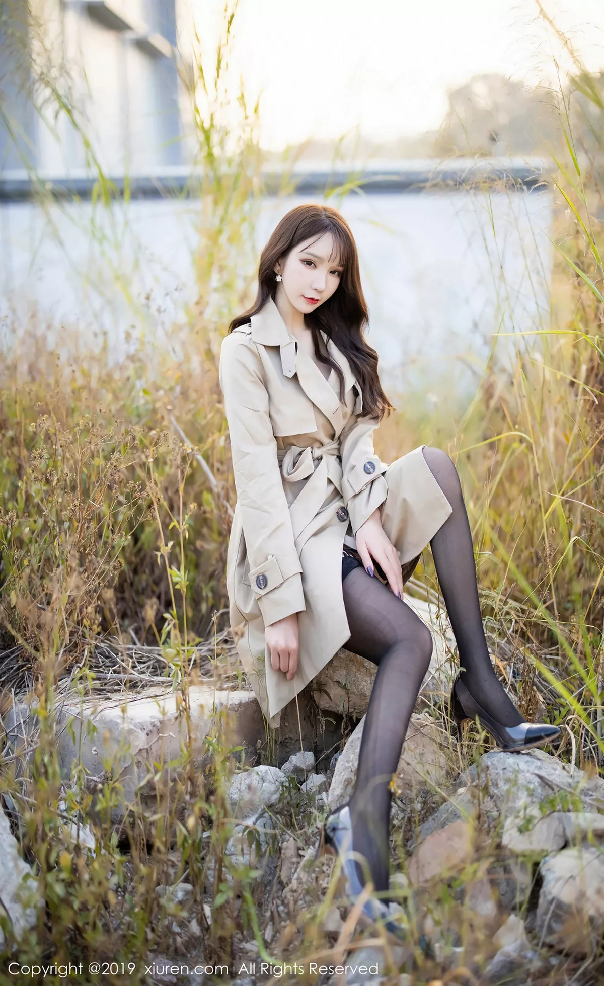 秀人集.com_[XiuRen秀人网]No.1876_女神周于希Sandy户外精致黑色内衣配吊带黑丝袜撩人诱惑写真93P