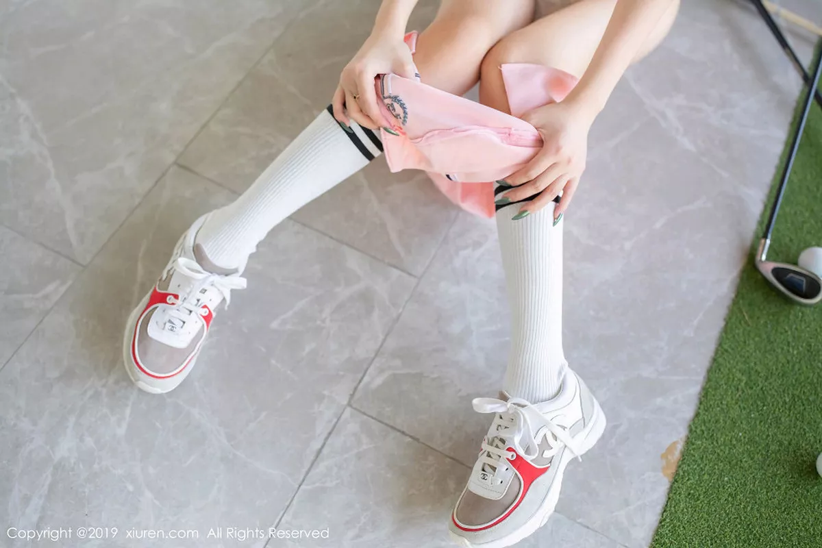 秀人集.com_[XiuRen秀人网]No.1874_女神杨晨晨sugar高尔夫主题白色内衣配粉色短裙撩人诱惑写真70P