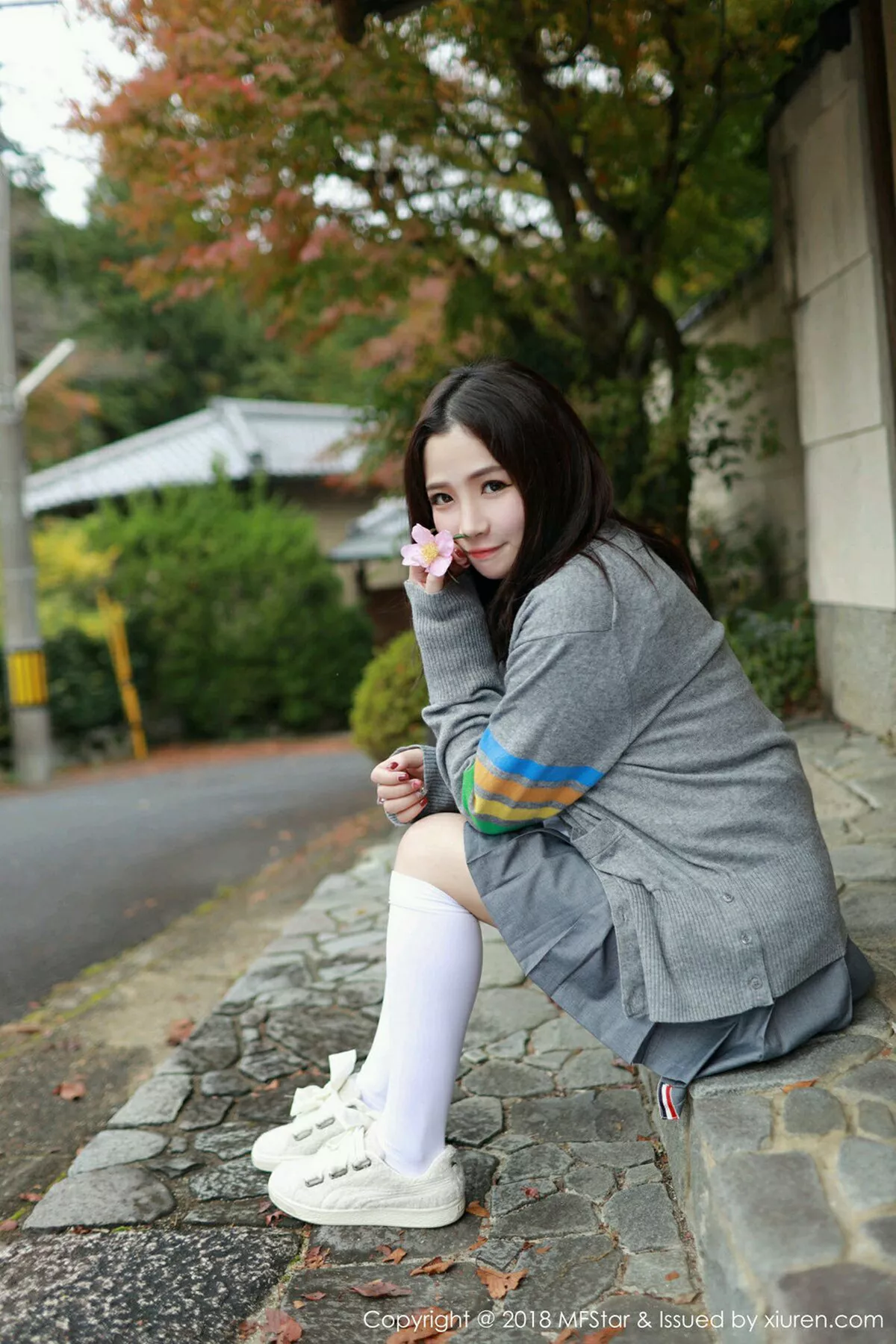 秀人集.com_[MFStar模范学院]Vol.162_女神徐cake日本旅拍性感衬衣配短裙半露白嫩美乳诱惑写真40P