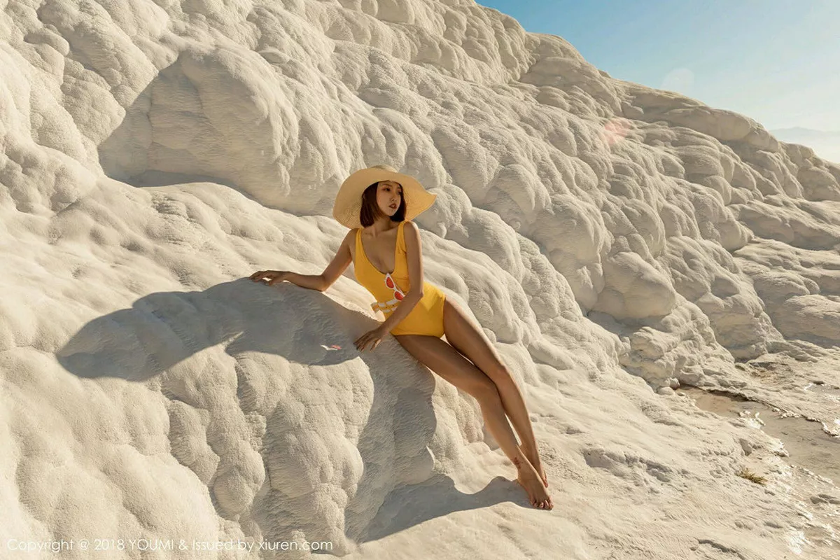 秀人集.com_[YouMi尤蜜荟]Vol.243_女神冯木木LRIS私房狗爬式半脱内裤秀翘臀屁沟惹火诱惑写真46P