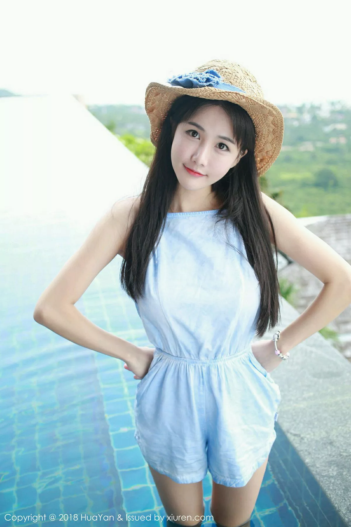 秀人集.com_[HuaYan花の颜]Vol.057_嫩模小沫琳苏梅岛旅拍泳池里白色浴巾裹身秀豪乳诱惑写真40P
