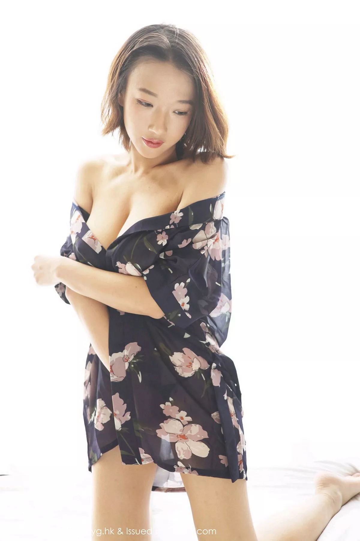 秀人集.com_[MyGirl美媛馆]Vol.332_嫩模栗子Riz私房真空花色睡衣配丁字裤秀豪乳翘臀诱惑写真41P