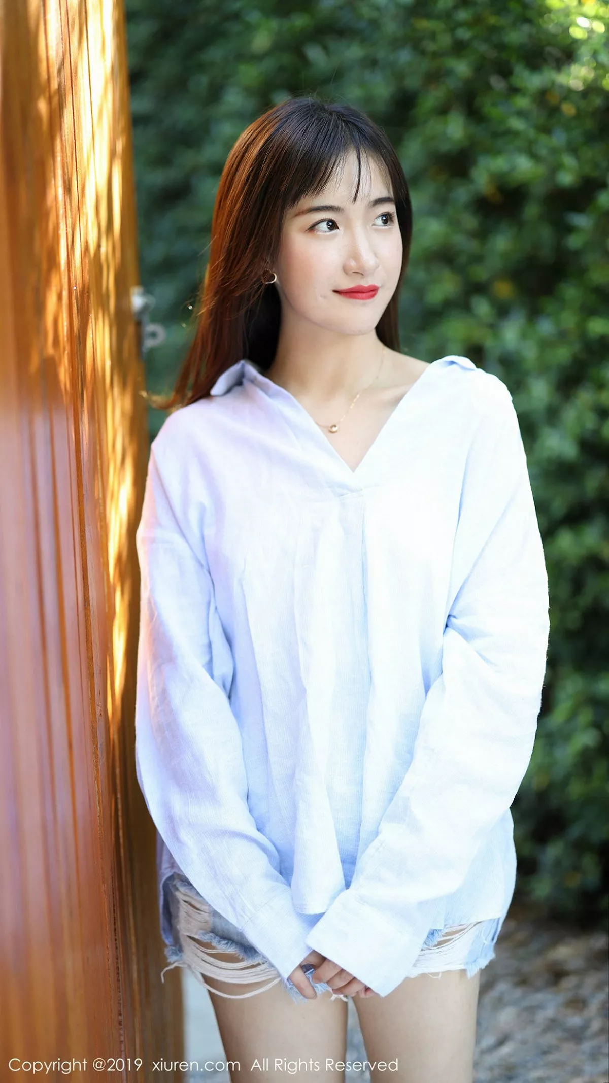 秀人集.com_[XiuRen秀人网]No.1892_嫩模艺儿拿铁泰国旅拍室外小清新主题蕾丝短裙迷人诱惑写真55P