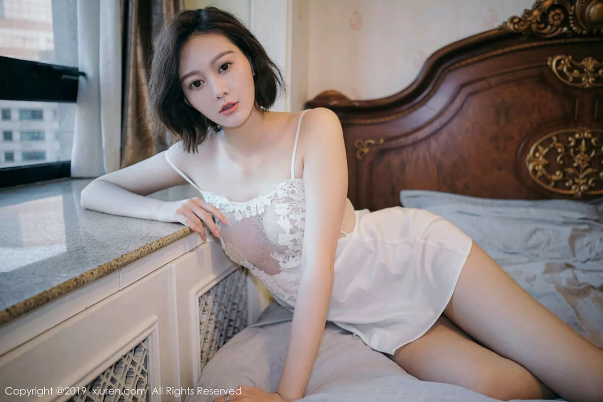 秀人集.com_[XiuRen秀人网]No.1891_气质模特艺轩私房粉色典雅镂空吊裙秀完美身材撩人诱惑写真52P