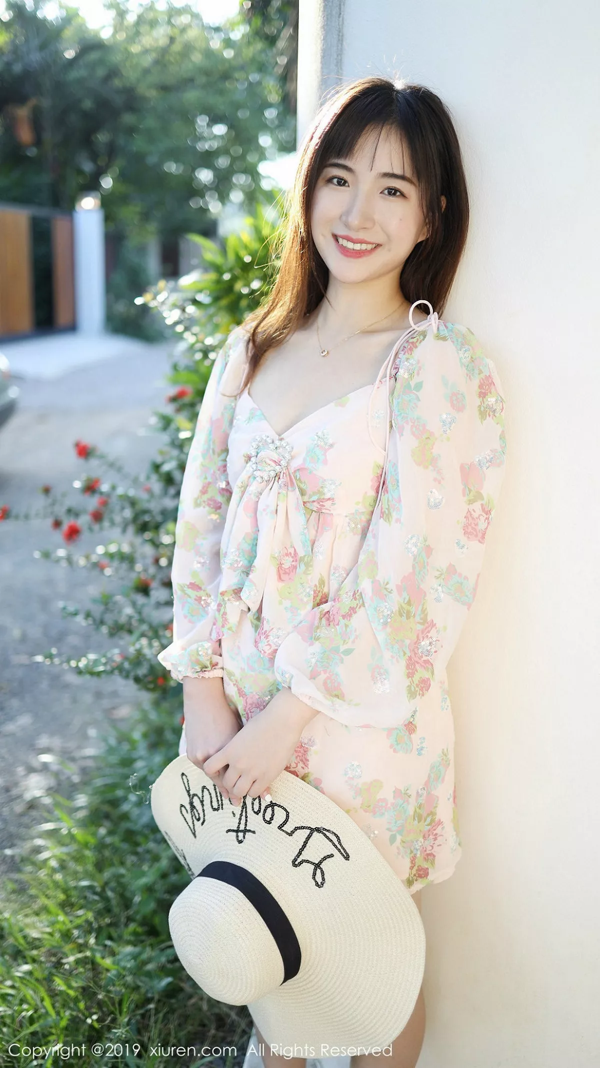 秀人集.com_[XiuRen秀人网]No.1892_嫩模艺儿拿铁泰国旅拍室外小清新主题蕾丝短裙迷人诱惑写真55P