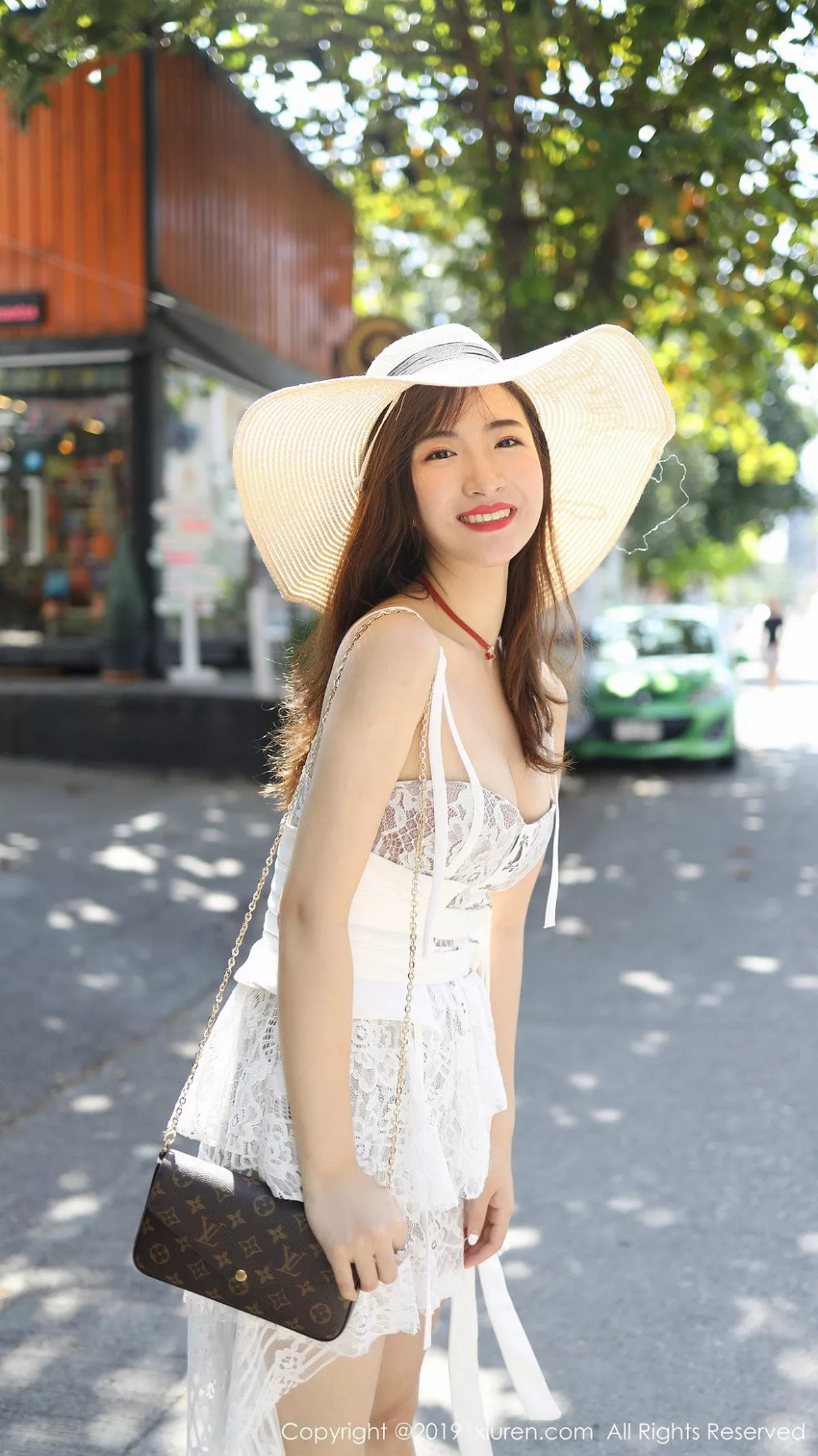 秀人集.com_[XiuRen秀人网]No.1892_嫩模艺儿拿铁泰国旅拍室外小清新主题蕾丝短裙迷人诱惑写真55P