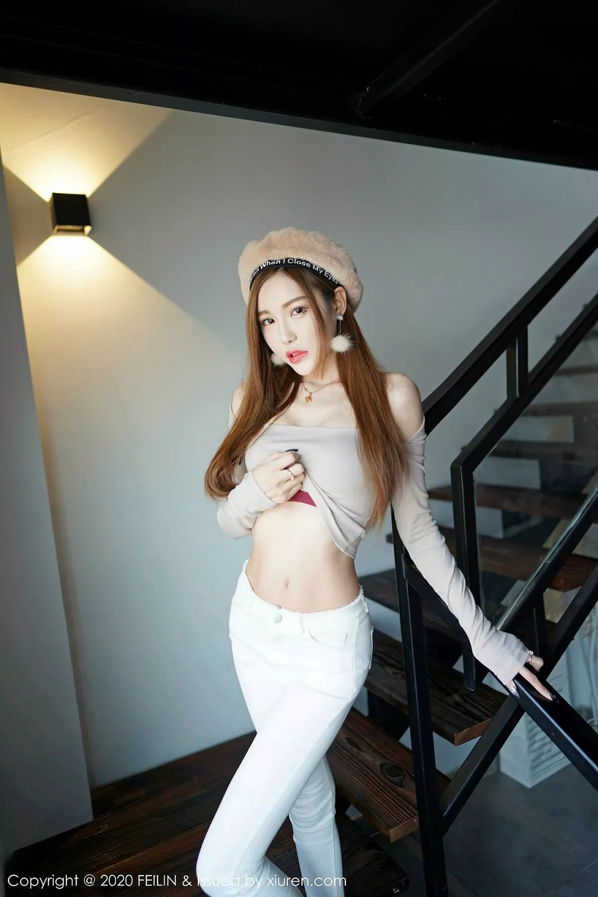 秀人集.com_[FeiLin嗲囡囡]Vol.223_嫩模梦小楠私房床上蕾丝吊袜内衣秀火辣身材诱惑写真49P